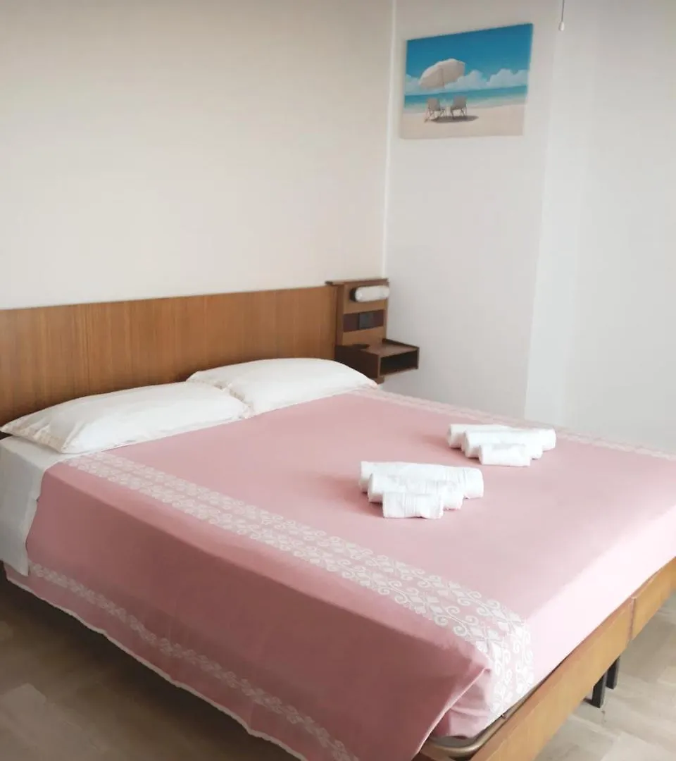 Hotel Luca Rimini 0*,